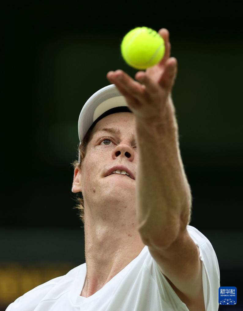 站在泰山之 站在泰山之