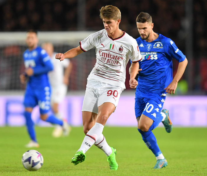 场的一场典 场的一场典